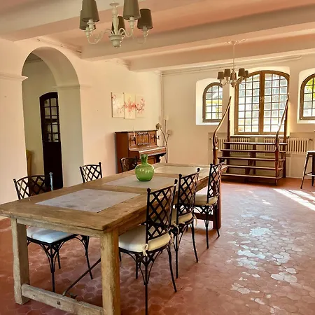 Domaine Du Castellas فندق مبيت وإفطار