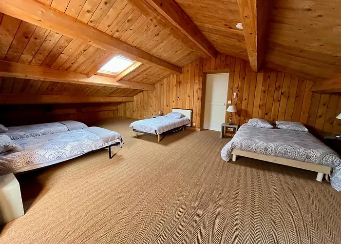 فندق مبيت وإفطار Domaine Du Castellas 3*