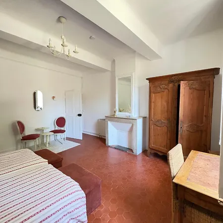 Domaine Du Castellas 3*