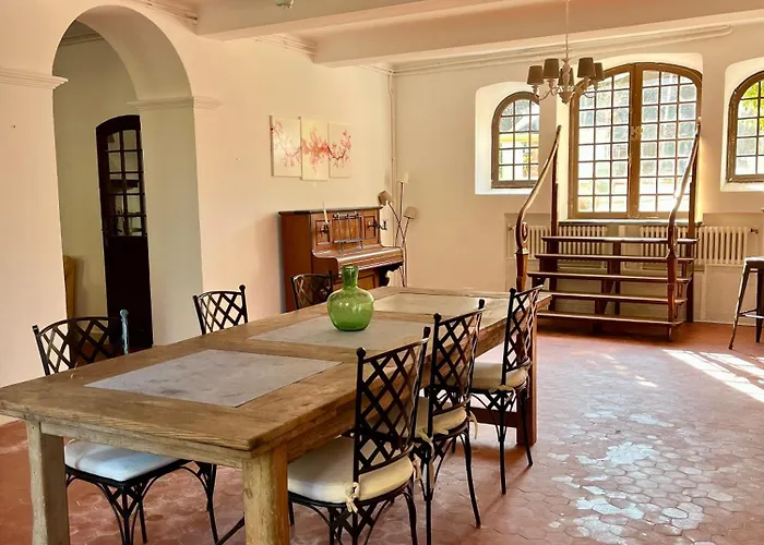 Domaine Du Castellas לינה וארוחת בוקר